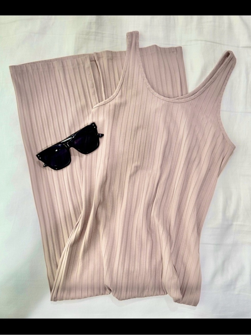 Bundle: Sunglasses and H&M Ribbed bodycon midi- dress